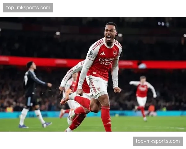 萨利巴与加布里埃尔中卫搭档高空争顶成功率超80%